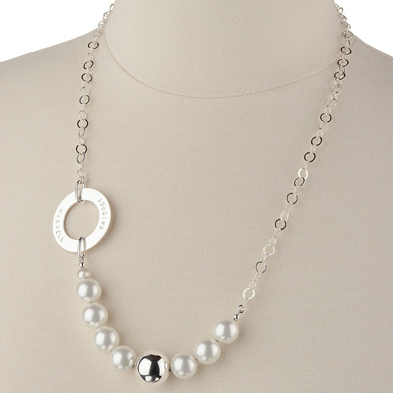 Chic Pearl Necklace