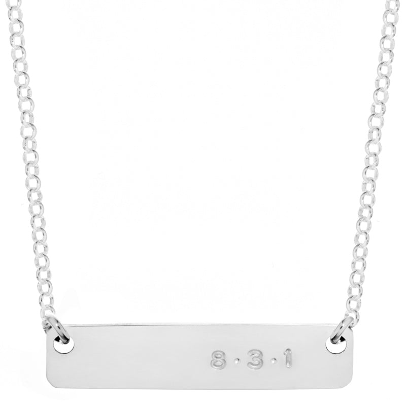 Nameplate clearance bar necklace